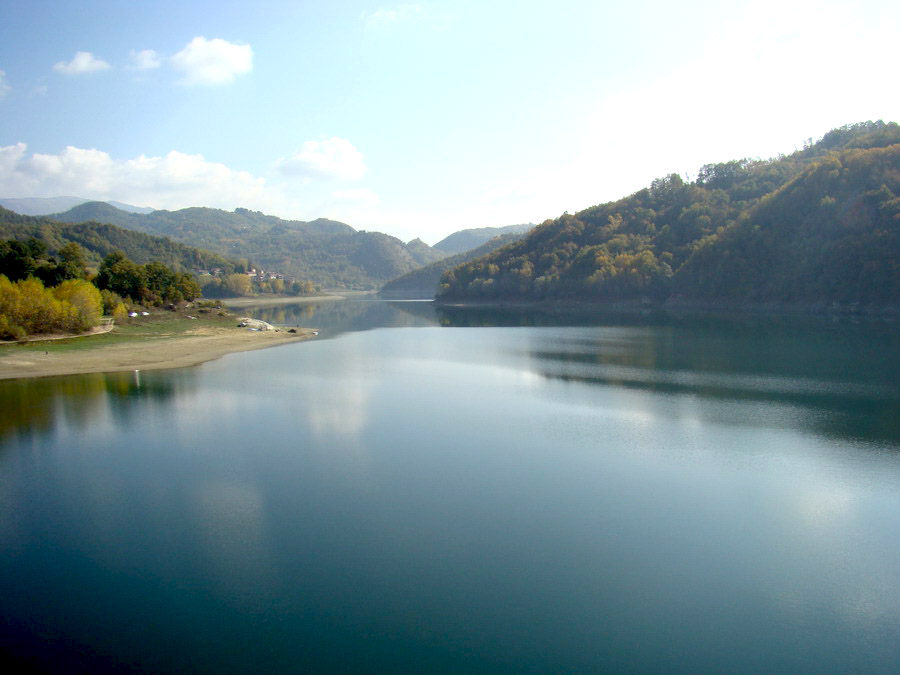 Un giro intorno al Lago del Salto